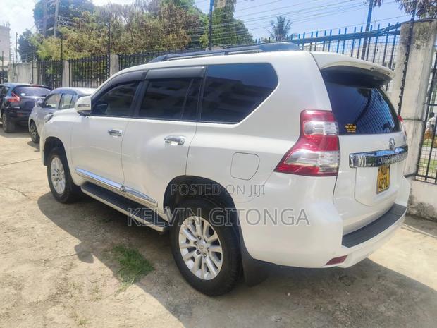 Toyota Land Cruiser 2015 White