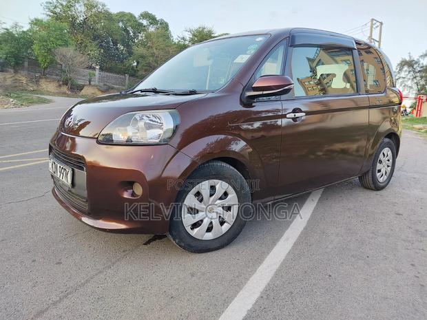 Toyota Porte 2016 Beige