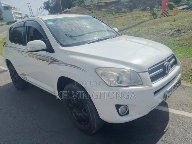 Toyota RAV4 2012 White