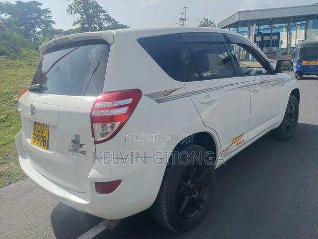 Toyota RAV4 2012 White
