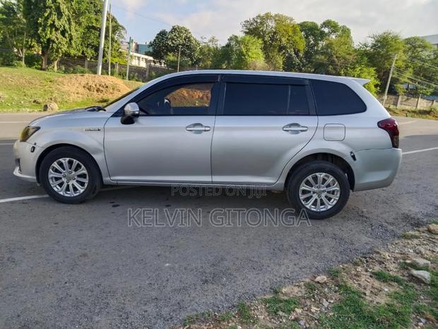 Toyota Corolla Fielder 2013 Silver