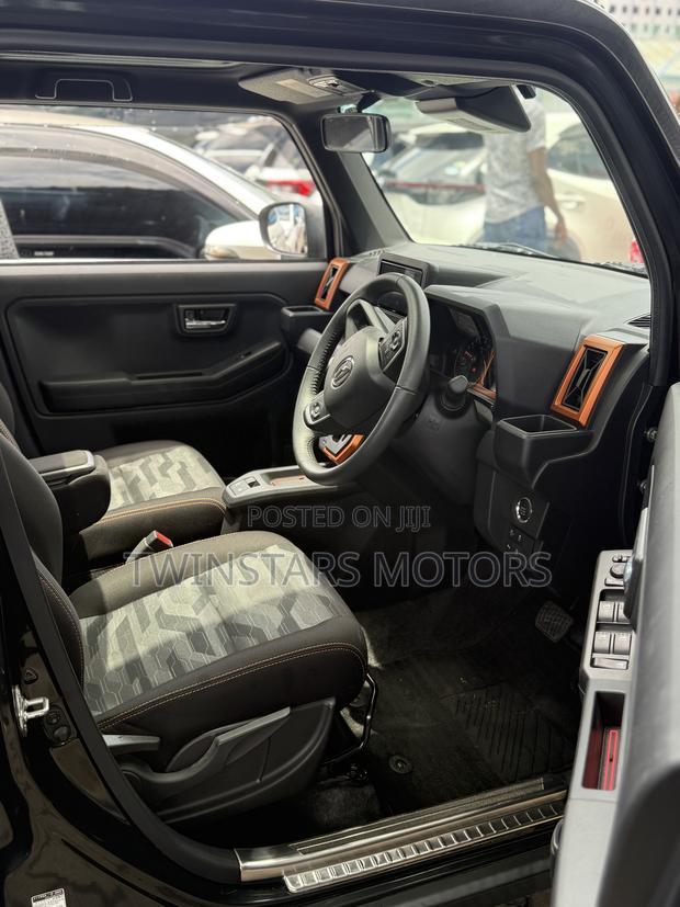 Daihatsu Tanto 660 FWD 2019 Black