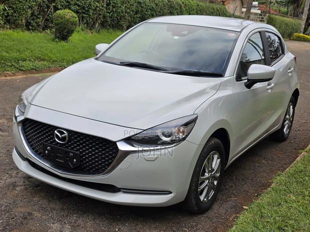 Mazda 2 2020 Silver