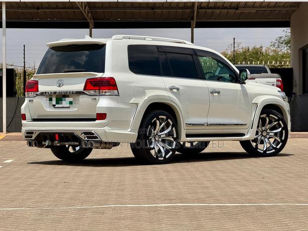 Toyota Land Cruiser 2021