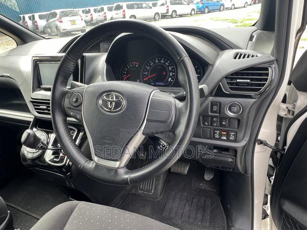 Toyota Noah 2019 White