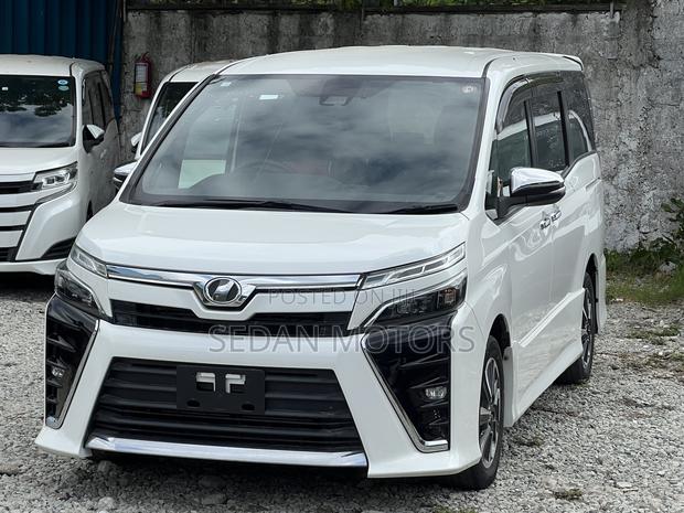Toyota Voxy 2019 White