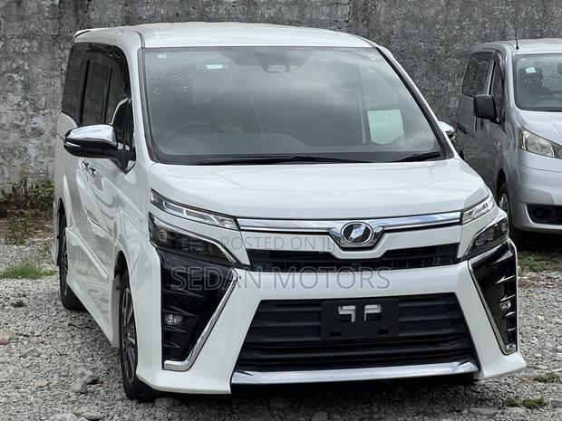 Toyota Voxy 2019 White