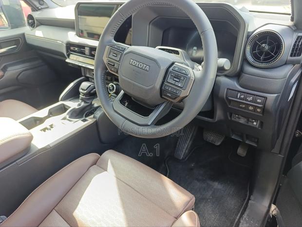 Toyota Land Cruiser Prado 2.8 2024 Black