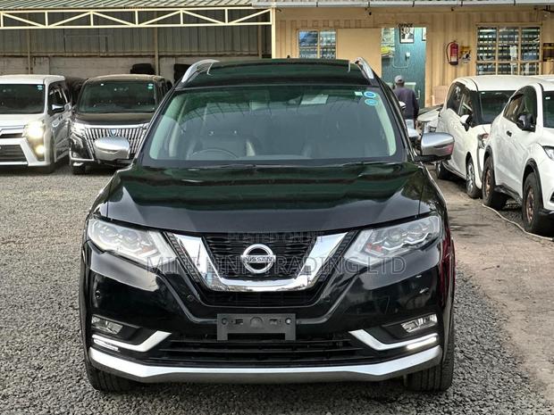 Nissan X-Trail 2.0 Petrol FWD 2018 Black