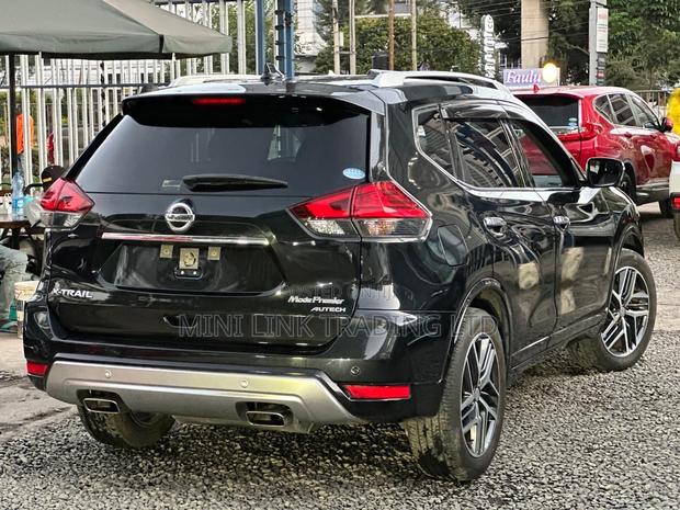 Nissan X-Trail 2.0 Petrol FWD 2018 Black