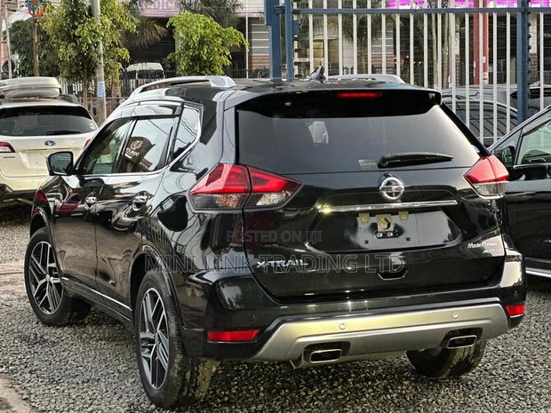 Nissan X-Trail 2.0 Petrol FWD 2018 Black