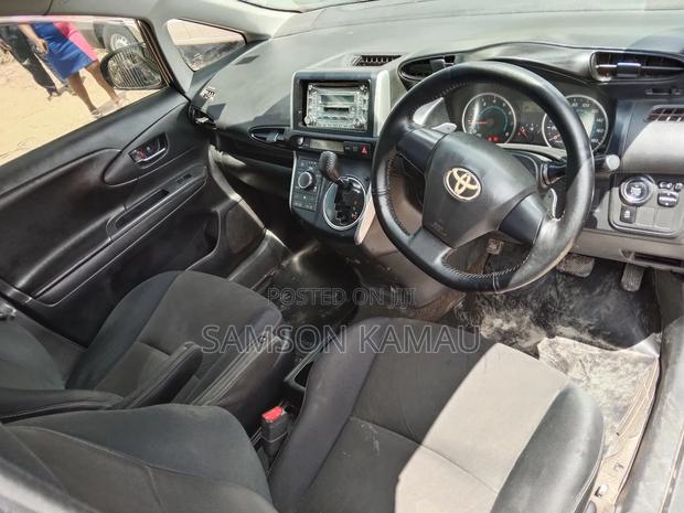 Toyota Wish 2010 Black