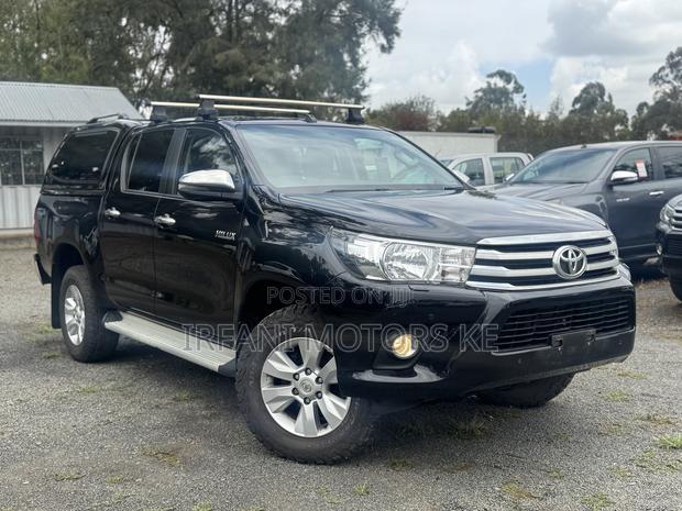 Toyota Hilux SR5+ 4x4 2018 Black