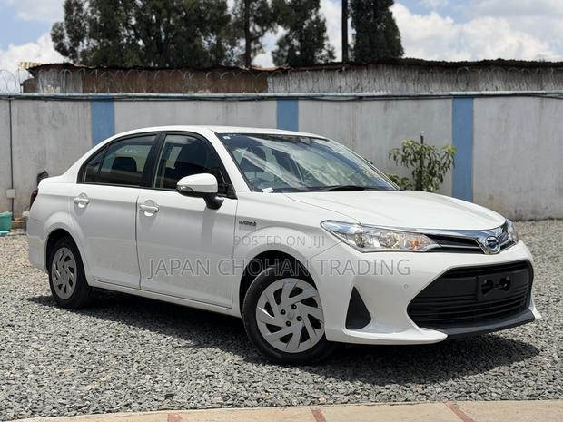 Toyota Axio 1.5 Hybrid 2WD 2019 White