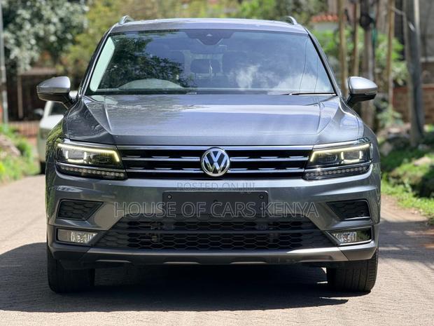 Volkswagen Tiguan 2019 Gray
