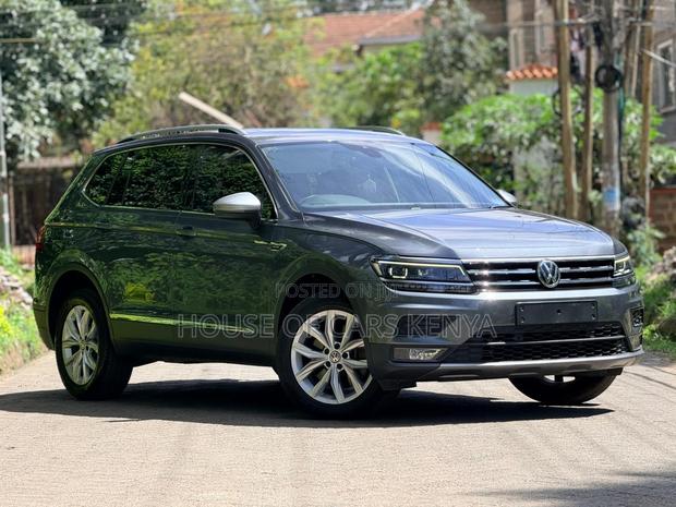 Volkswagen Tiguan 2019 Gray