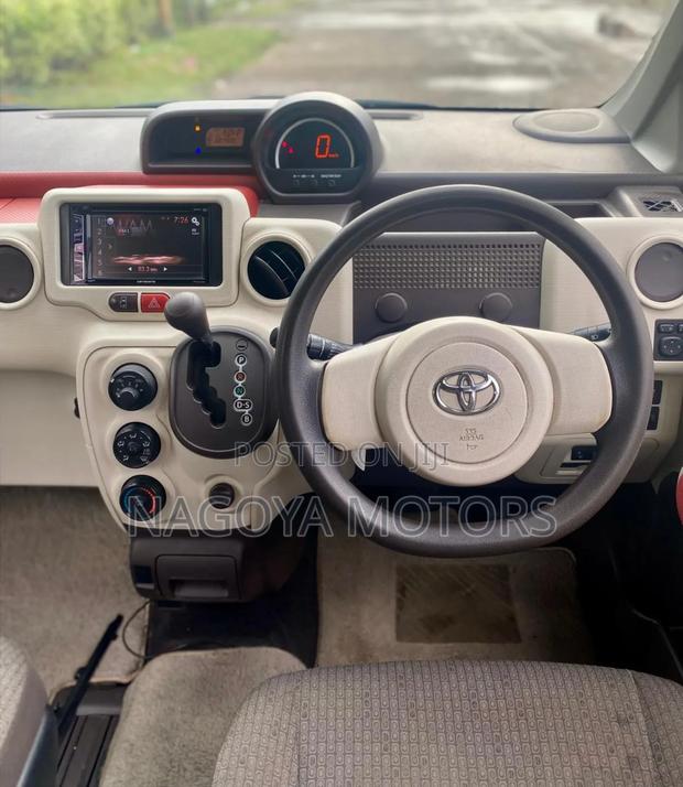 Toyota Porte 2018 Silver