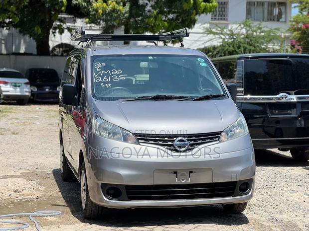 Nissan NV200 2018 Gray