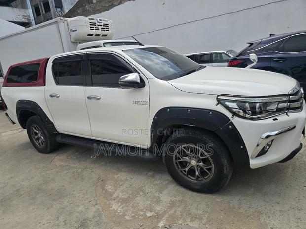Toyota Hilux 2018 White