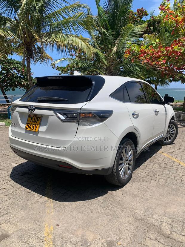 Toyota Harrier 2.0 2016 White