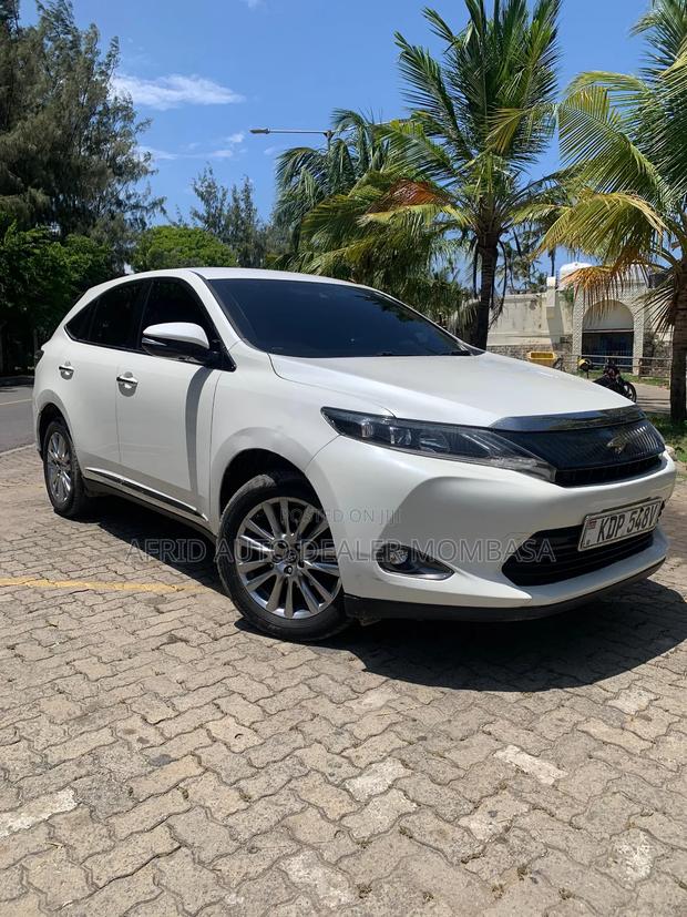 Toyota Harrier 2.0 2016 White
