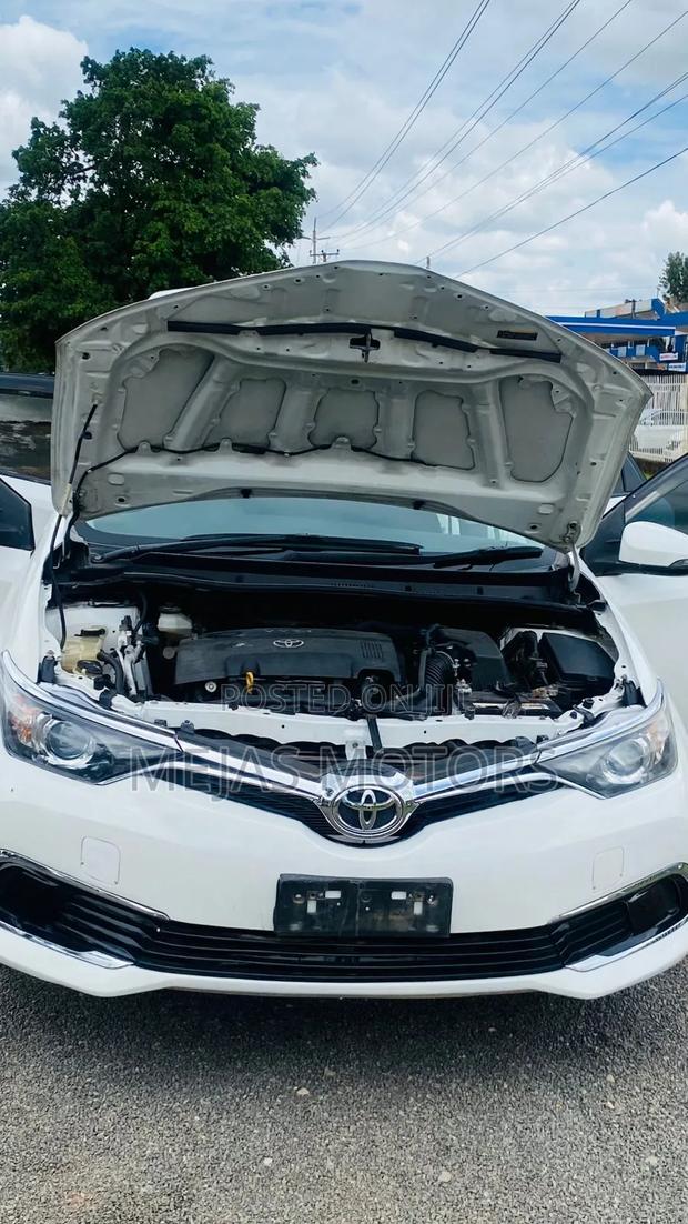 Toyota Auris 2016 White