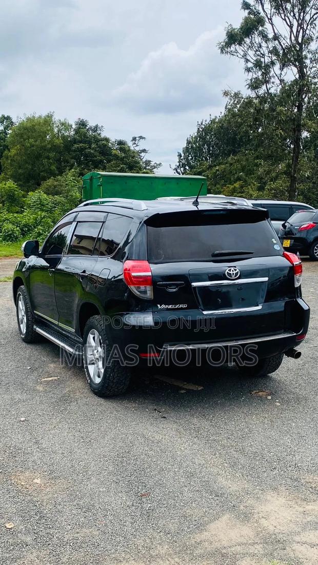 Toyota Vanguard 2013 Black