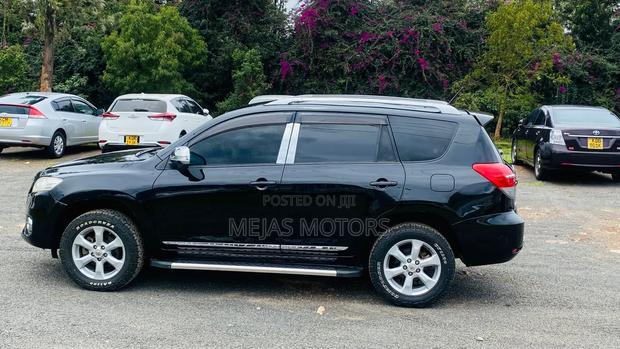 Toyota Vanguard 2013 Black