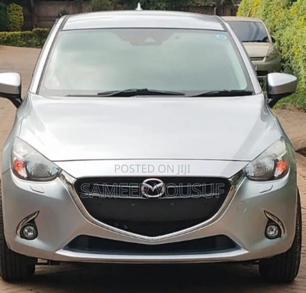 Mazda Demio 2018 Silver