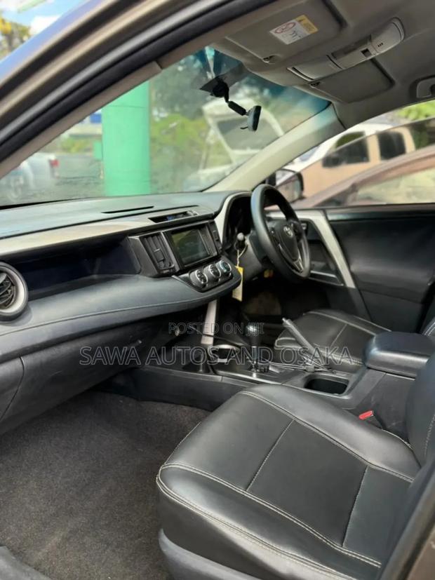 Toyota RAV4 2016 Gold