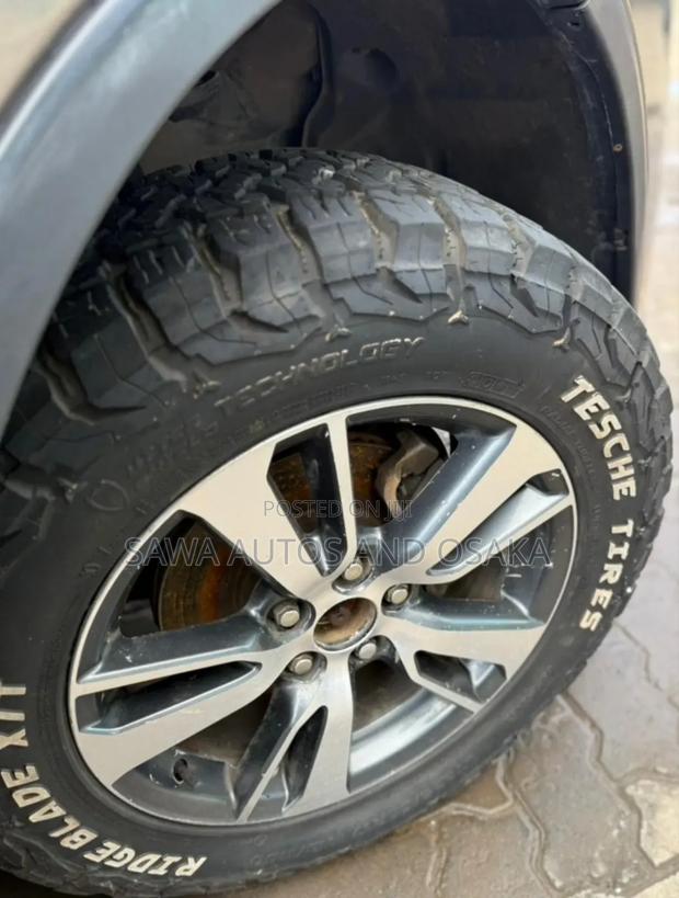 Toyota RAV4 2016 Gold