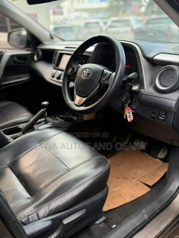 Toyota RAV4 2016 Gold