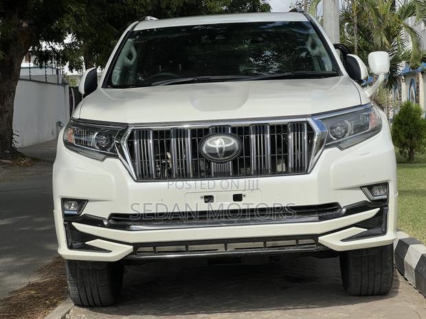 Toyota Land Cruiser Prado 2019 White