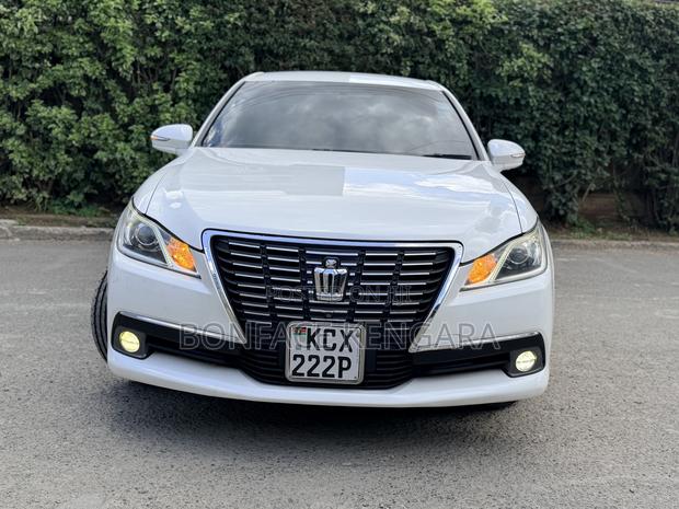 Toyota Crown 2013 White