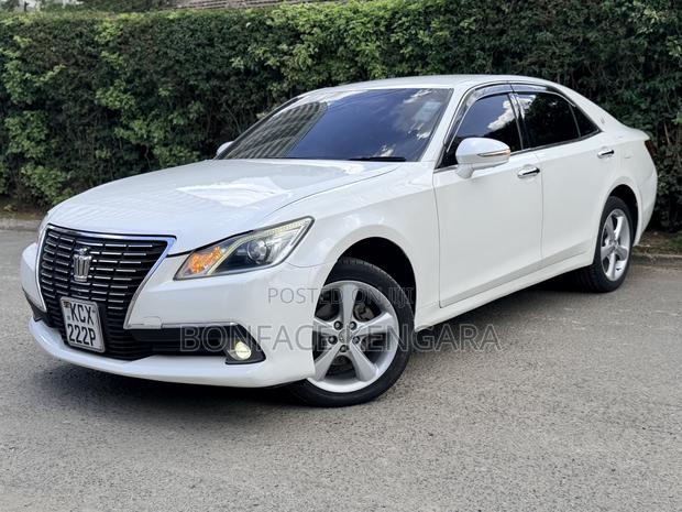 Toyota Crown 2013 White