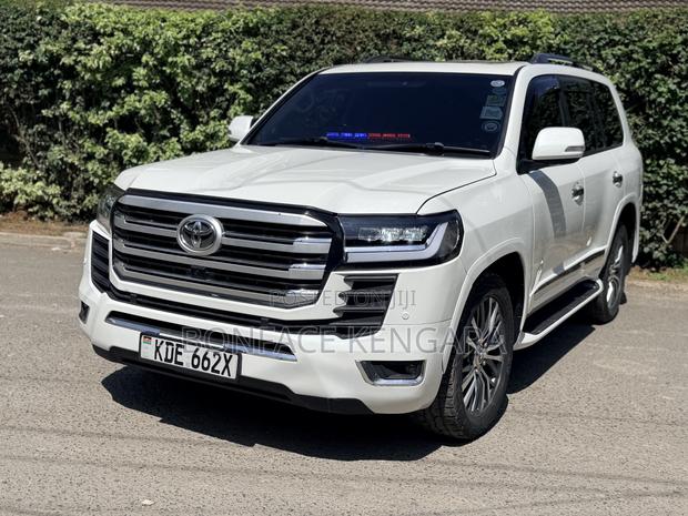 Toyota Land Cruiser 4.6 V8 ZX 2014 White
