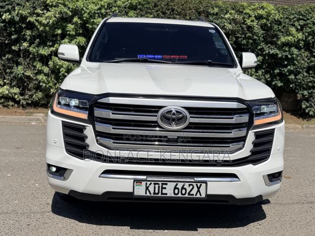 Toyota Land Cruiser 4.6 V8 ZX 2014 White