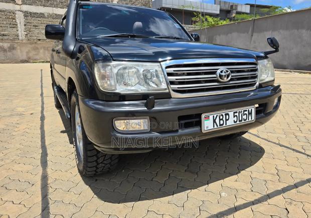 Toyota Land Cruiser 100 4.2 2006 Black