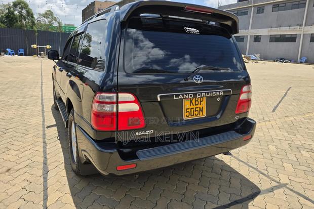 Toyota Land Cruiser 100 4.2 2006 Black