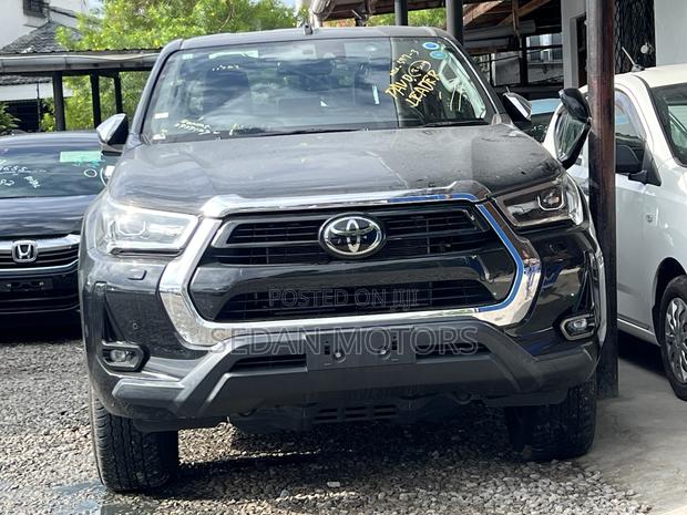 Toyota Hilux 2019 Gray
