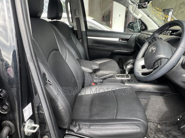 Toyota Hilux 2019 Gray