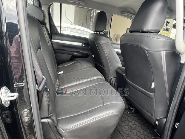 Toyota Hilux 2019 Gray