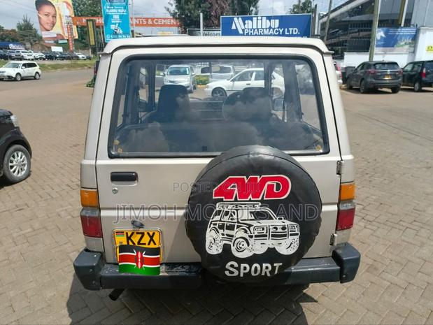 Daihatsu Rocky Wagon 1989 Beige