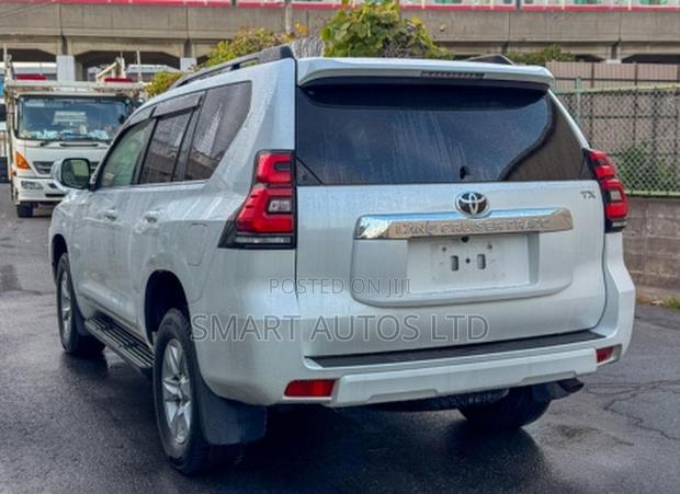 Toyota Land Cruiser Prado 2019 White