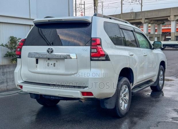 Toyota Land Cruiser Prado 2019 White