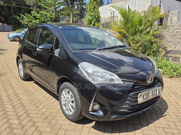 Toyota Vitz 2017 Black
