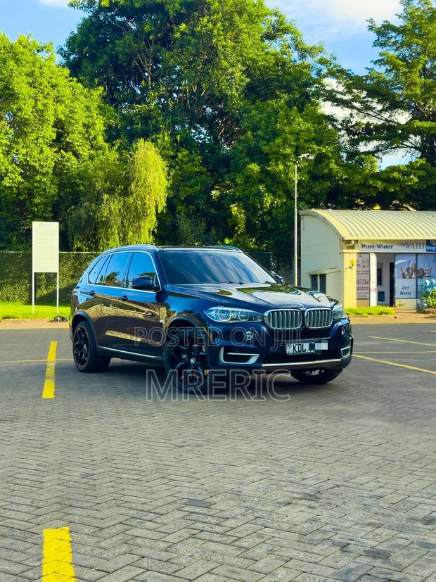 BMW X5 xDrive50i 4dr SUV AWD (4.4L 8cyl Turbo 8A) 2015 Blue