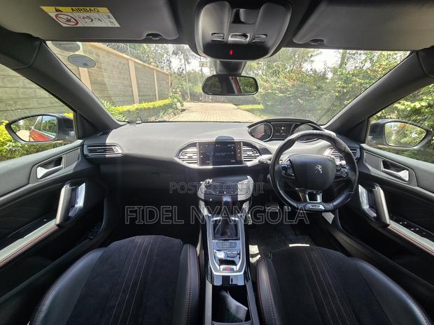 Peugeot 308 2017 Red