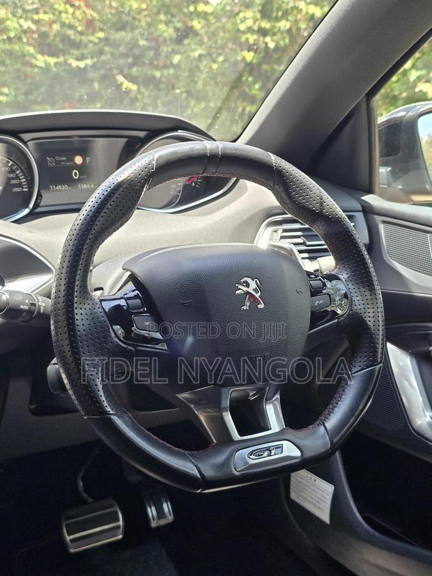 Peugeot 308 2017 Red
