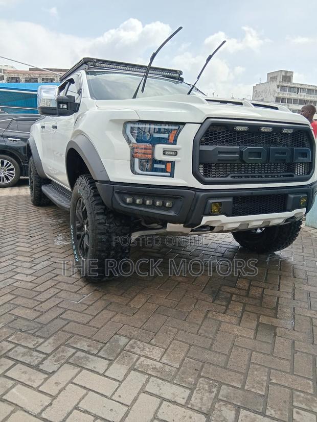Ford F-150 Lightning 2022 White